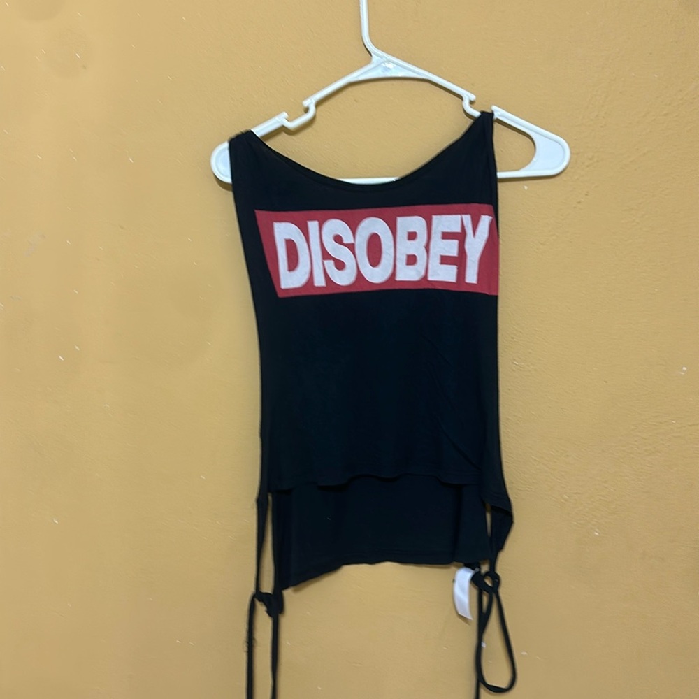 graphic tee